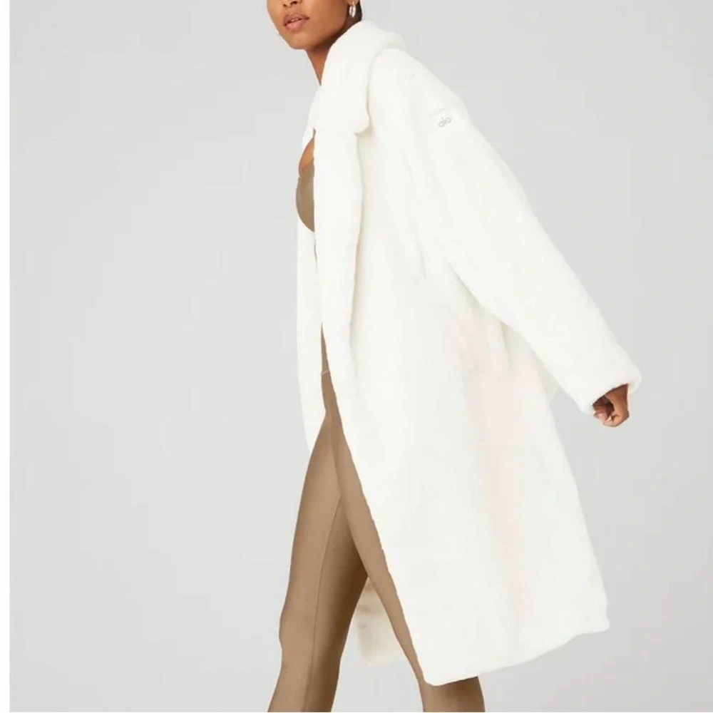Alo Yoga Oversized Faux Fur Trench Ivory S